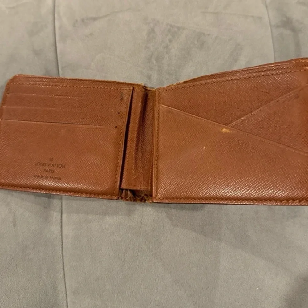 Louis Vuitton LV Monogram Multiple Wallet Leather